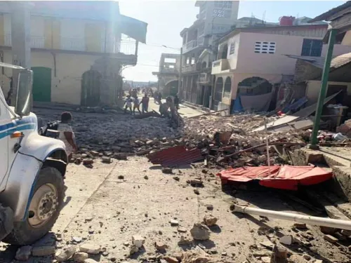 Séisme en Haïti : "on se sent démuni", raconte une Haïtienne de...